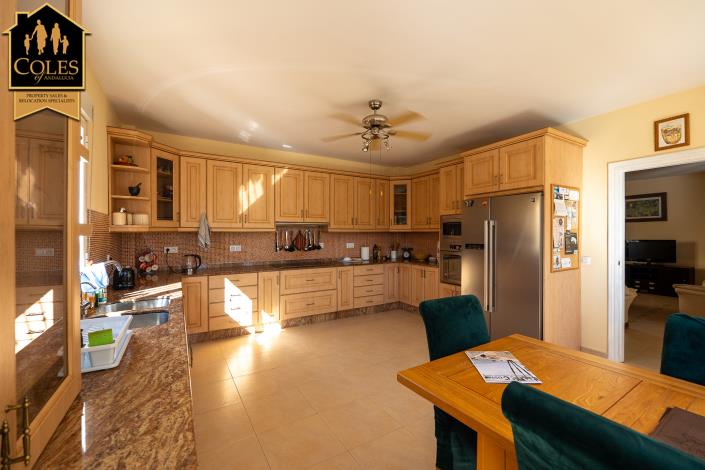 Image No.11-4 Bed Villa / Detached for sale