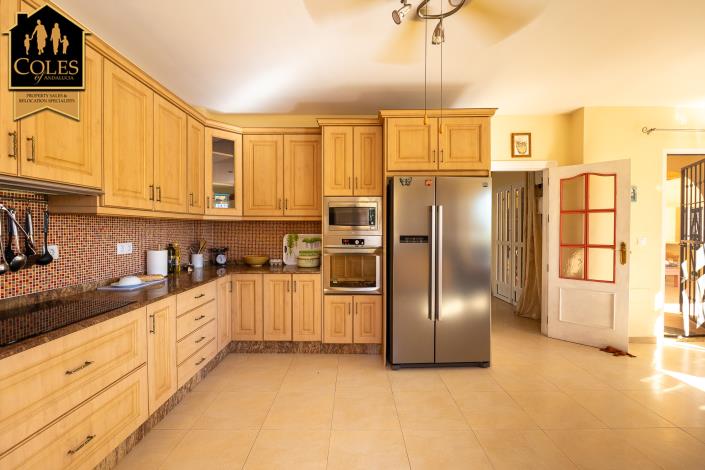 Image No.14-4 Bed Villa / Detached for sale