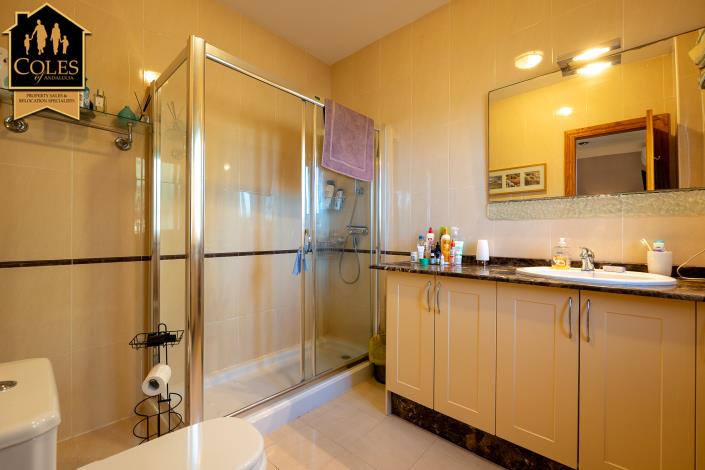 Image No.18-4 Bed Villa / Detached for sale