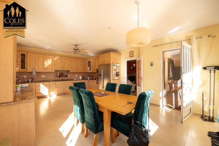 Image No.25-4 Bed Villa / Detached for sale