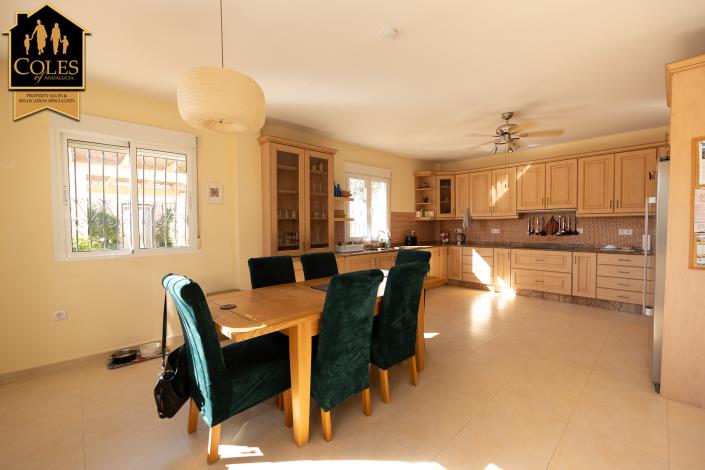 Image No.26-4 Bed Villa / Detached for sale