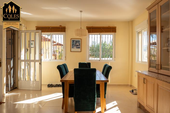 Image No.27-4 Bed Villa / Detached for sale