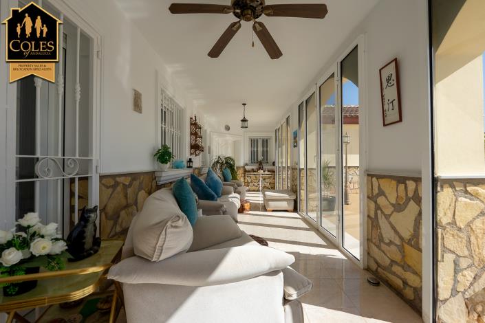 Image No.12-4 Bed Villa / Detached for sale