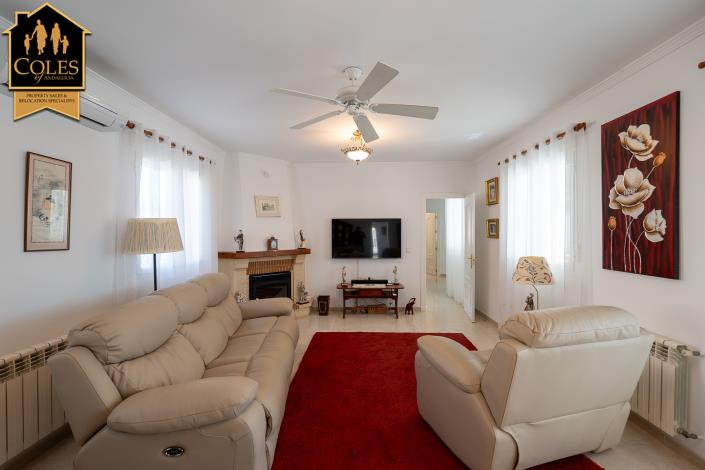 Image No.23-4 Bed Villa / Detached for sale