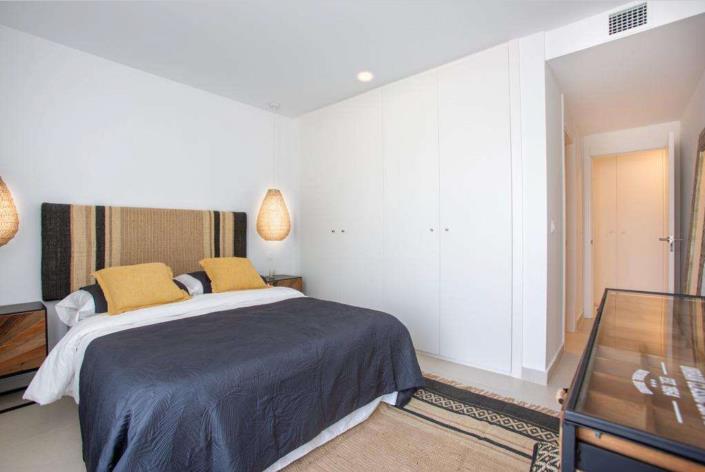 Image No.18-3 Bed Apartment for sale