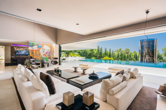 Image No.2-8 Bed House/Villa for sale