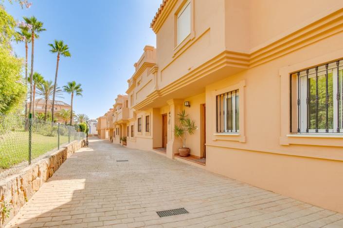 Image No.4-3 Bed Townhouse for sale