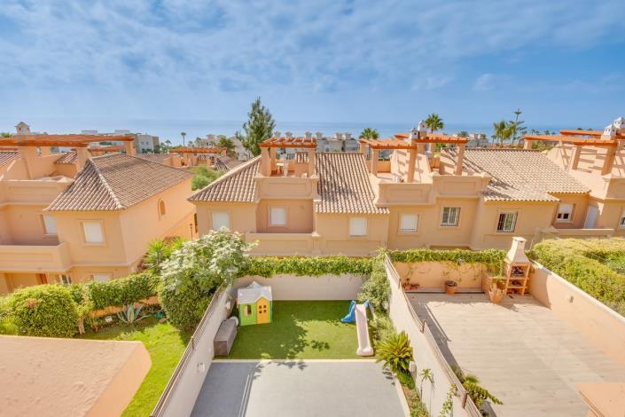 Image No.10-3 Bed Townhouse for sale