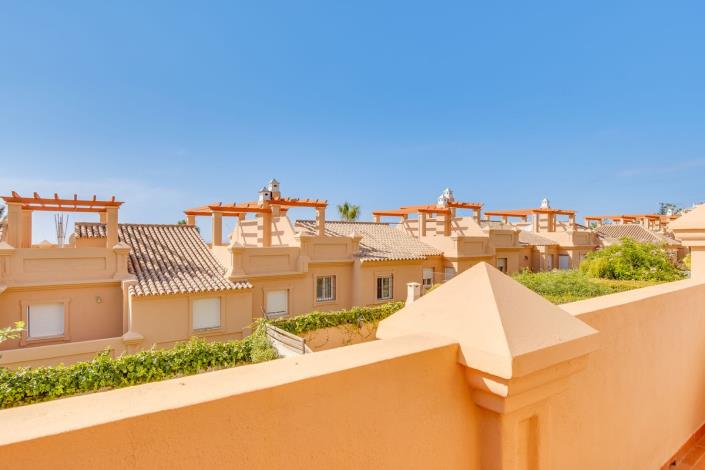 Image No.13-3 Bed Townhouse for sale