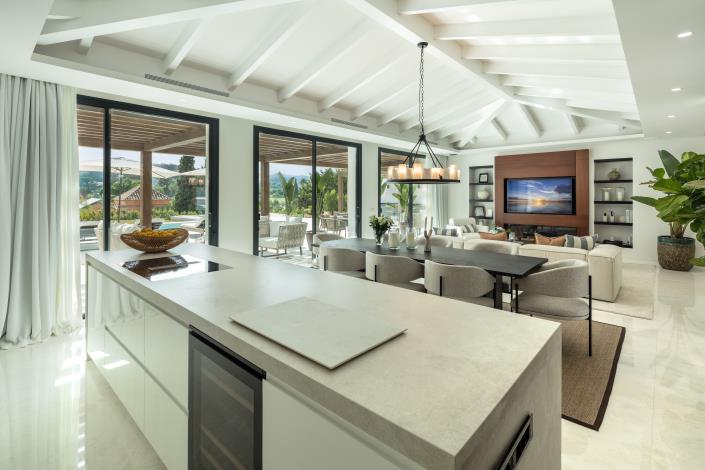 Image No.9-5 Bed Villa / Detached for sale