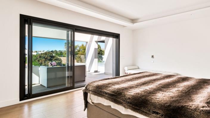 Image No.6-5 Bed Villa / Detached for sale