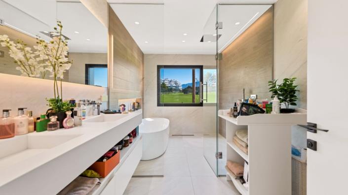 Image No.7-5 Bed Villa / Detached for sale