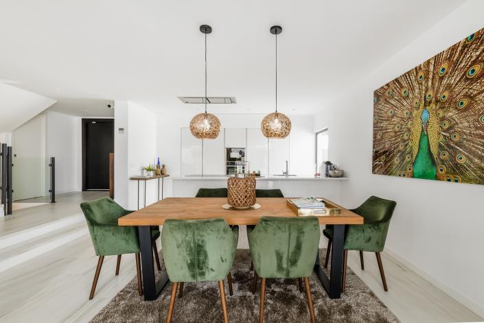 Image No.10-4 Bed Villa / Detached for sale