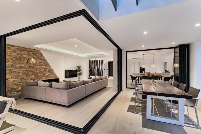 Image No.25-4 Bed Villa / Detached for sale