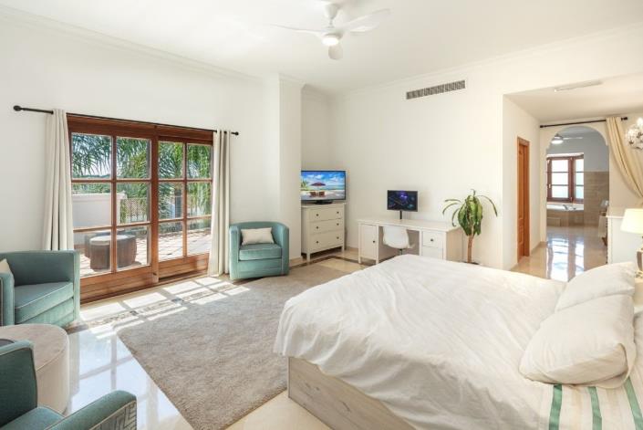 Image No.15-4 Bed Villa / Detached for sale