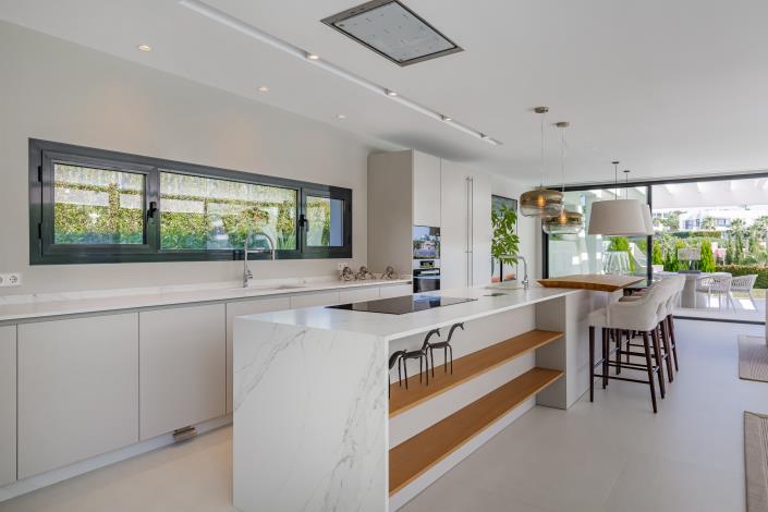 Image No.2-6 Bed Villa / Detached for sale