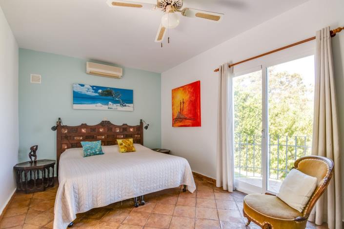 Image No.11-3 Bed Villa / Detached for sale