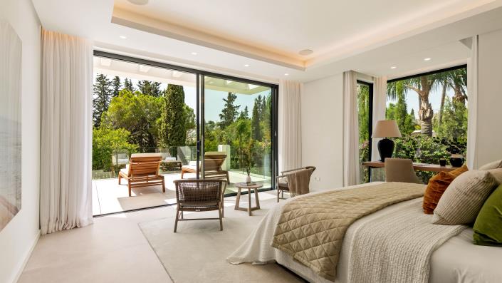 Image No.9-5 Bed Villa / Detached for sale