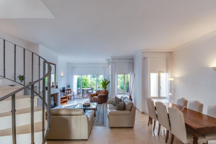 Image No.12-4 Bed Townhouse for sale