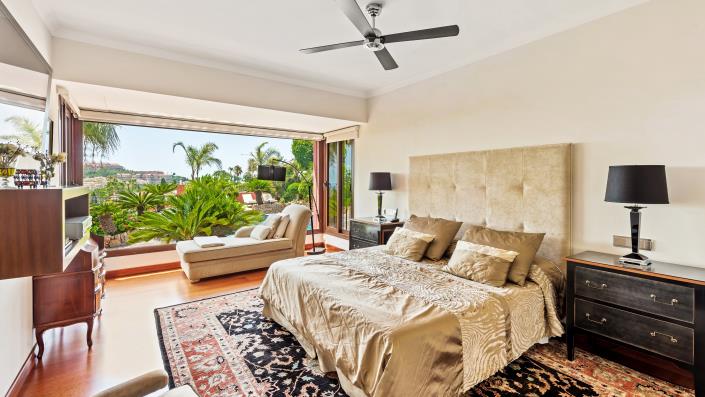 Image No.5-5 Bed Villa / Detached for sale