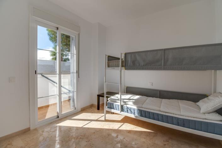 Image No.12-3 Bed Apartment for sale