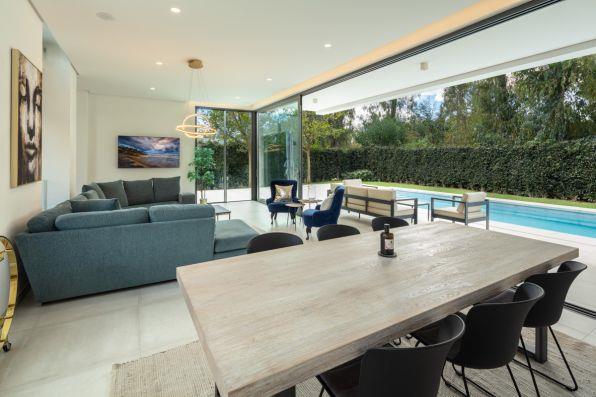 Image No.15-5 Bed Villa / Detached for sale