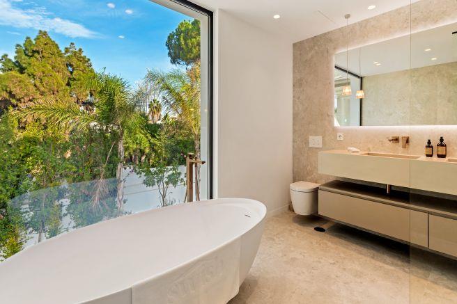 Image No.8-6 Bed House/Villa for sale