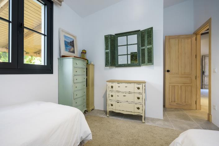 Image No.32-7 Bed Villa / Detached for sale