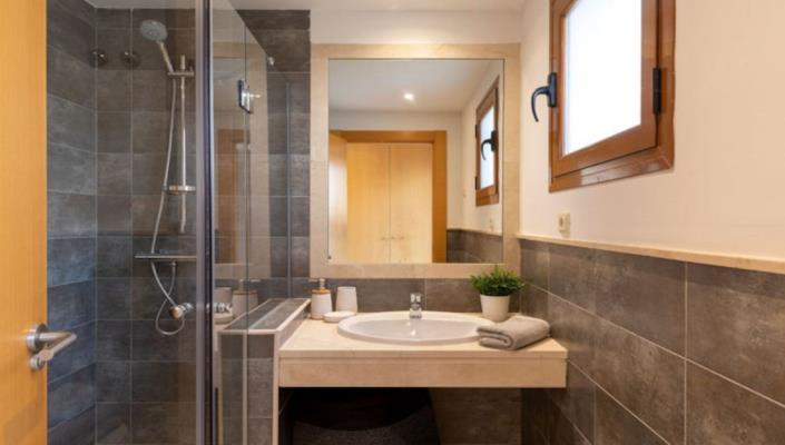 Image No.10-2 Bed Townhouse for sale