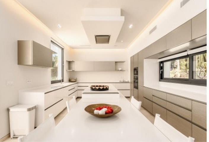 Image No.52-6 Bed Villa / Detached for sale