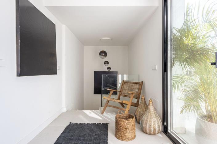 Image No.23-5 Bed Townhouse for sale