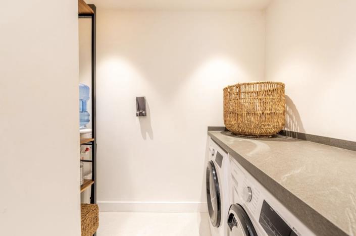 Image No.15-5 Bed Townhouse for sale