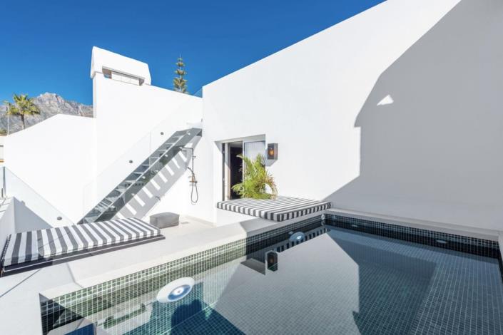 Image No.2-5 Bed Townhouse for sale