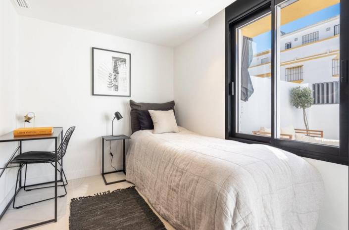 Image No.19-5 Bed Townhouse for sale