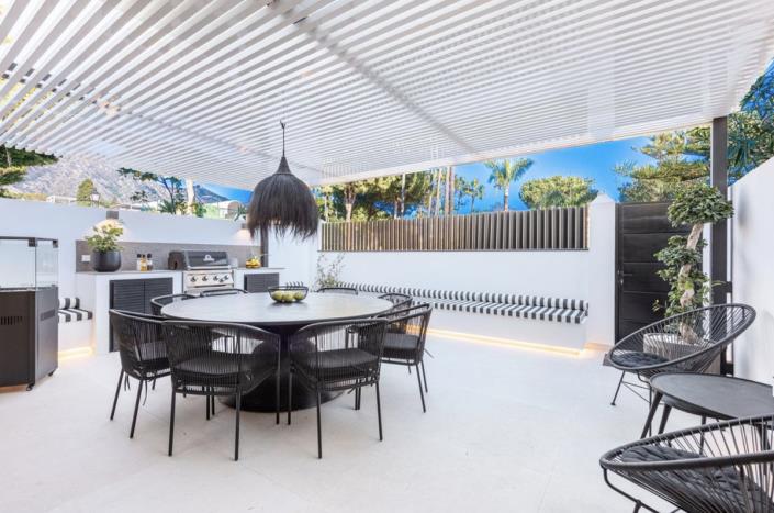 Image No.20-5 Bed Townhouse for sale