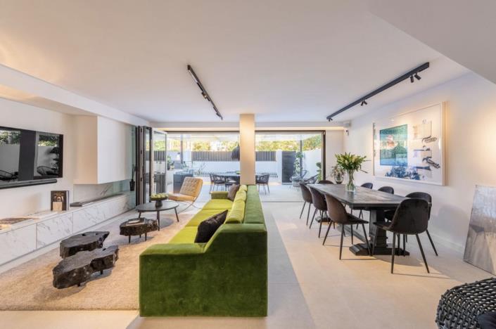 Image No.24-5 Bed Townhouse for sale