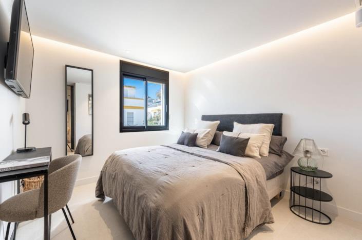 Image No.27-5 Bed Townhouse for sale