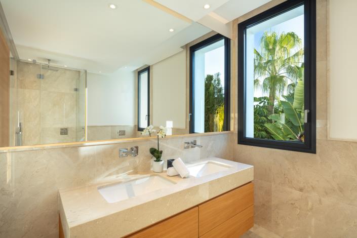 Image No.18-3 Bed Duplex for sale