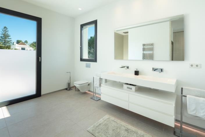 Image No.20-5 Bed Villa for sale