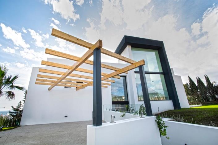 Image No.36-4 Bed Villa / Detached for sale