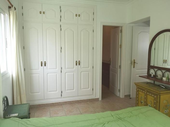 Image No.12-4 Bed Villa / Detached for sale