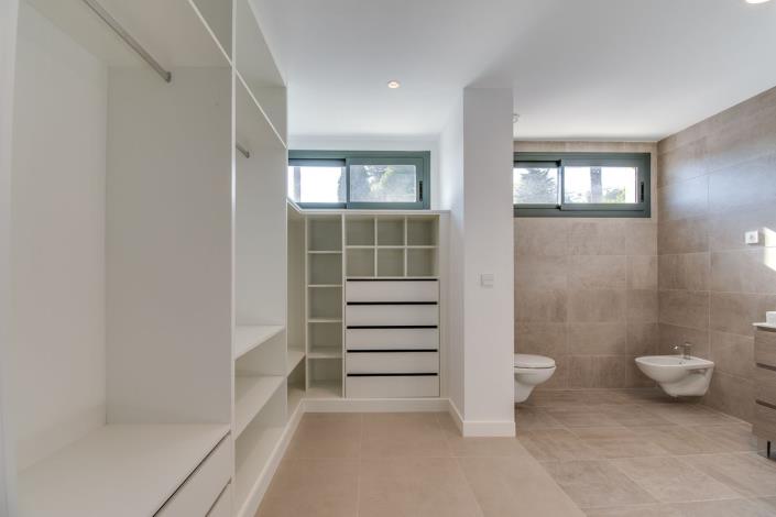 Image No.10-4 Bed Villa for sale