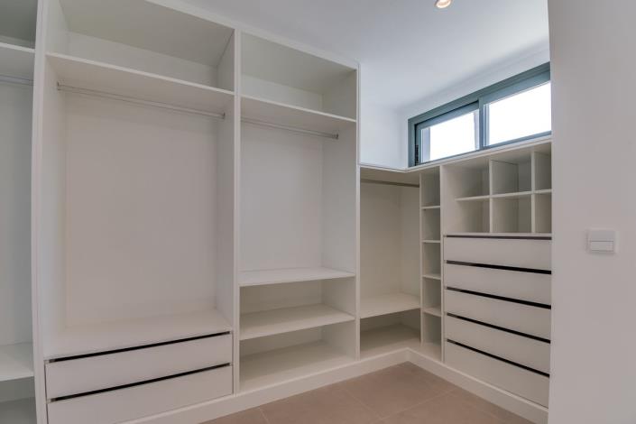 Image No.25-4 Bed Villa for sale