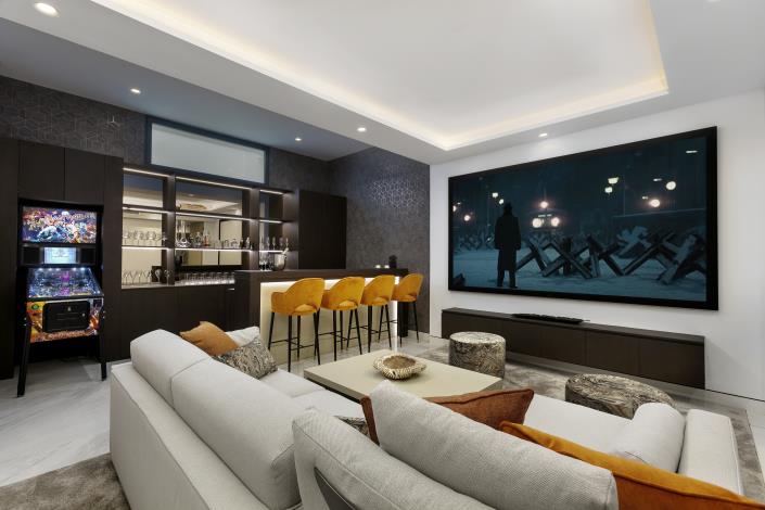 Image No.20-4 Bed Apartment for sale