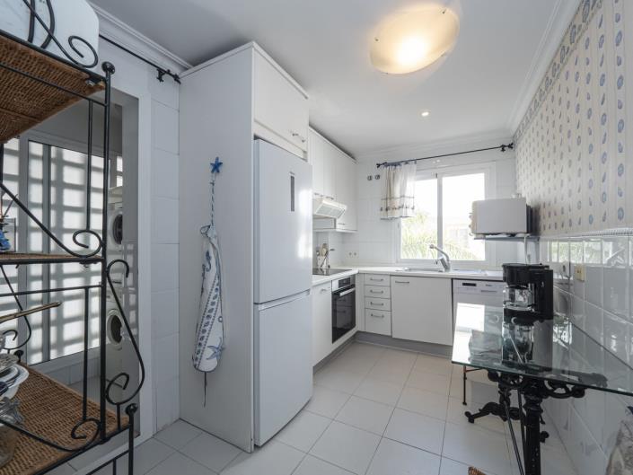 Image No.20-2 Bed Apartment for sale