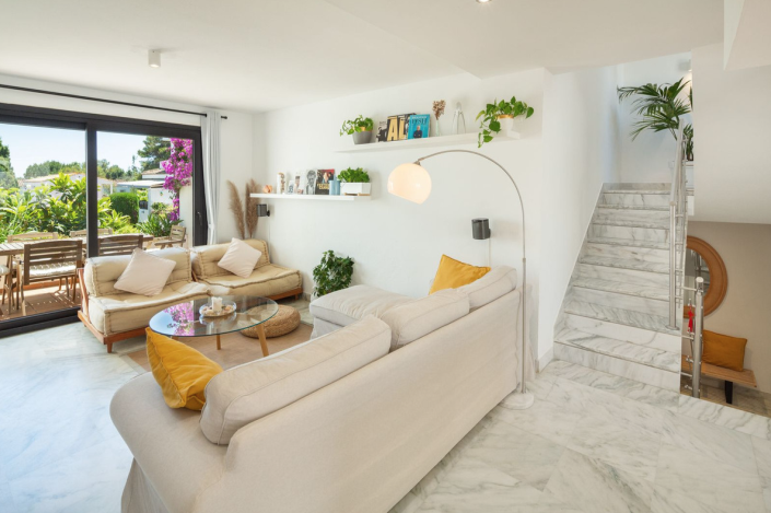 Image No.11-3 Bed Townhouse for sale