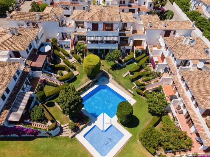 Image No.21-3 Bed Townhouse for sale