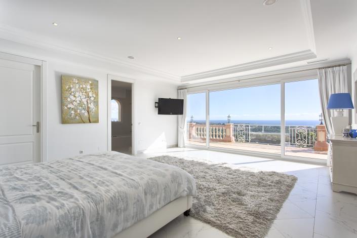 Image No.32-8 Bed Villa for sale