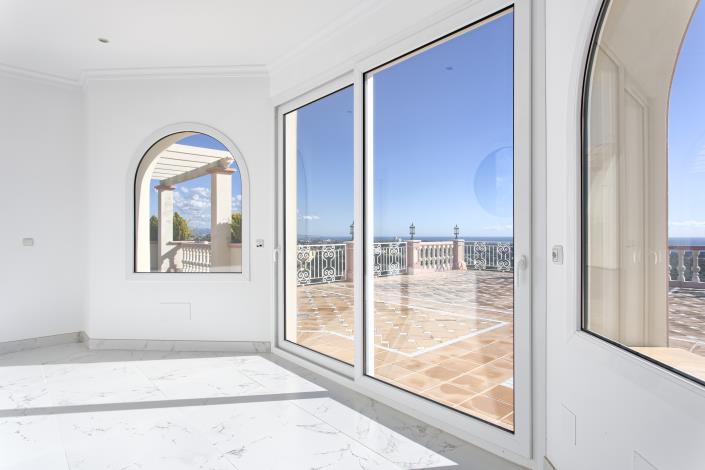 Image No.38-8 Bed Villa for sale