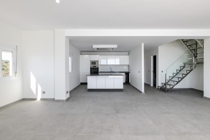 Image No.5-3 Bed Duplex for sale